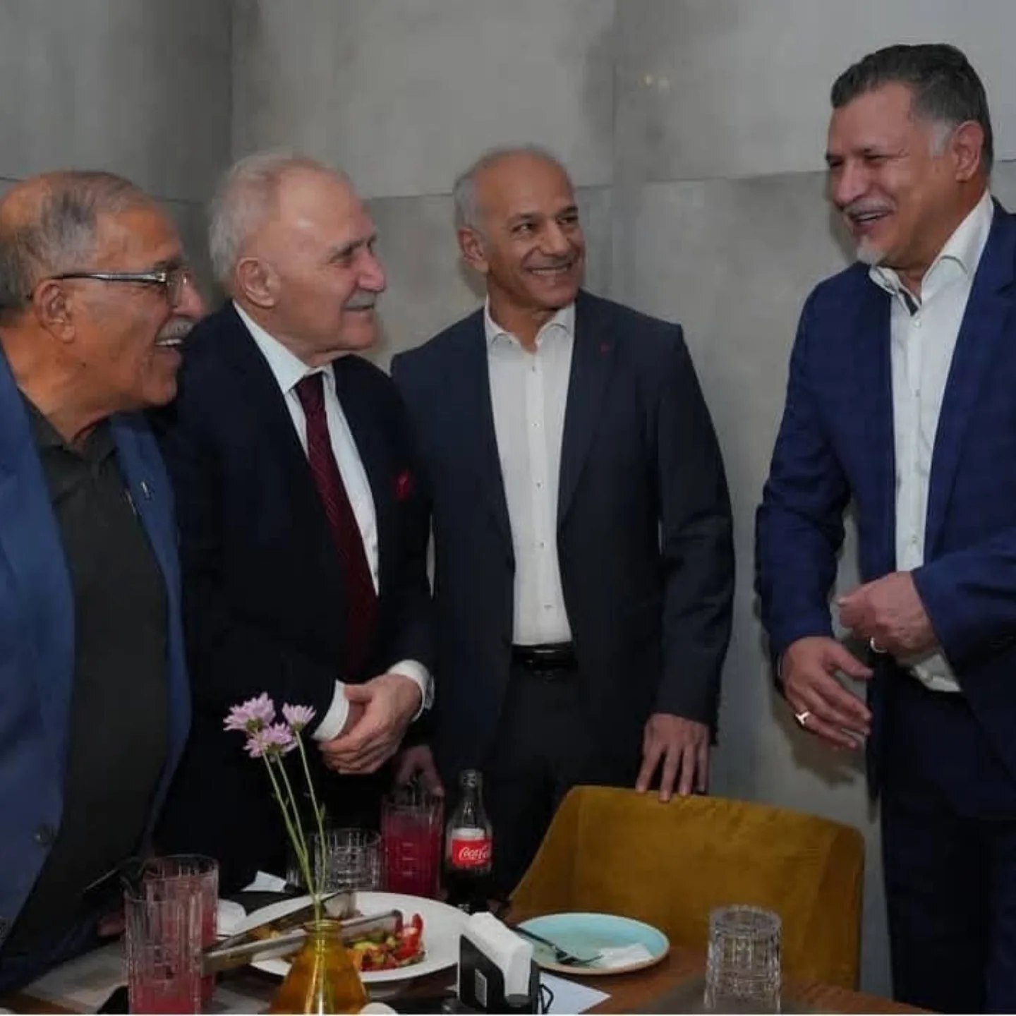 عکس| مراسم بزرگداشت حسن روشن در رستوران علی دایی عکس| مراسم بزرگداشت حسن روشن در رستوران علی دایی