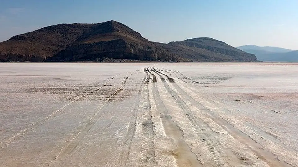 تصویر تلخ ناسا از کویر نمک ارومیه!
