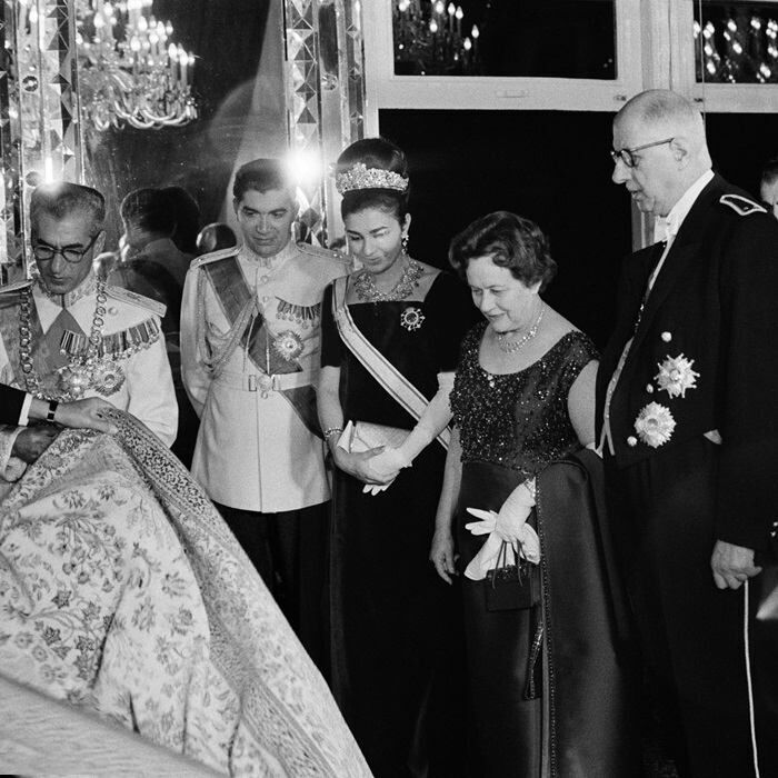 سفر ژنرال دوگل به تهران | تصاویر دوگل در تخت جمشید و مسجد شاه اصفهان