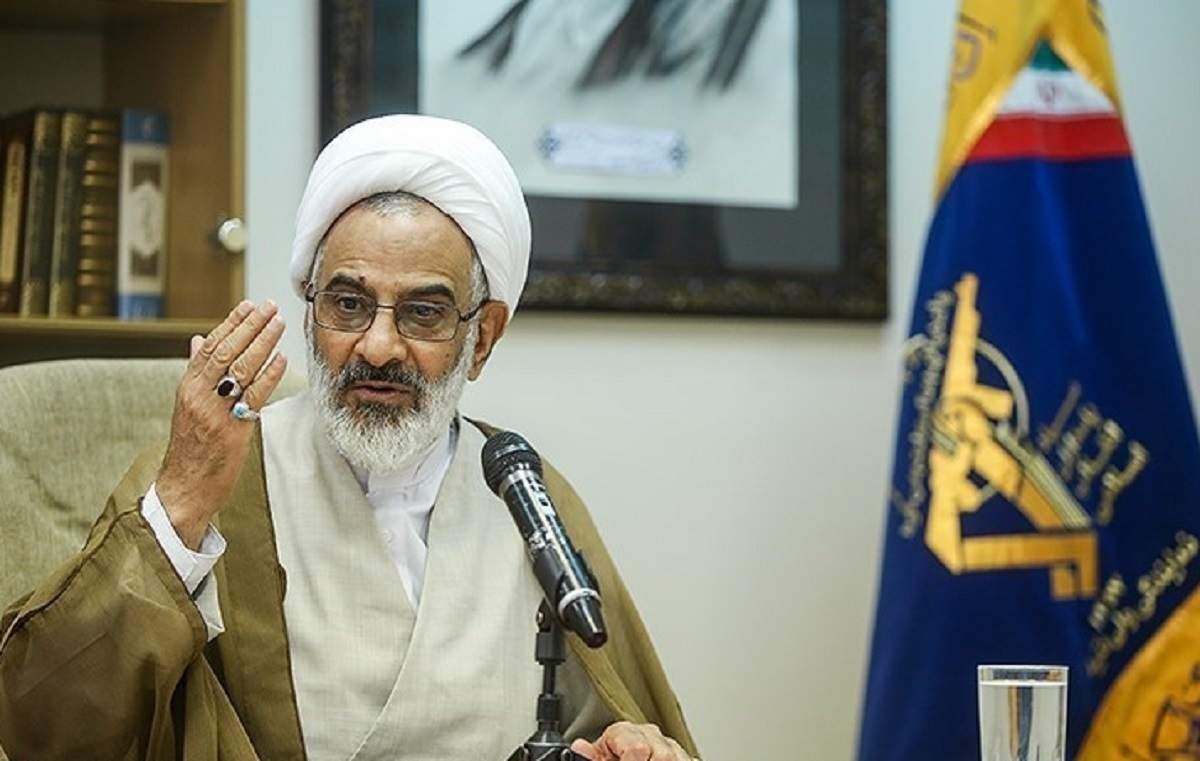 نمایندهٔ ولی فقیه در سپاه: برخی به پزشکیان فشار می‌آورند که رفتی نیویورک کار را تمام کن