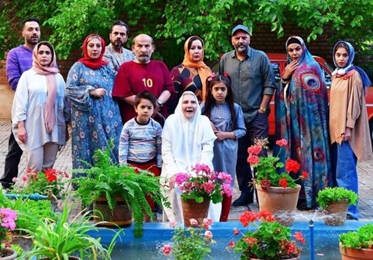 معرفی فیلم این جمعیت قابل کنترل