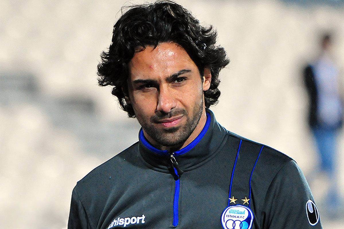 فرهاد مجیدی زیر تیغ انتقادات رسانههای اماراتی فرهاد مجیدی