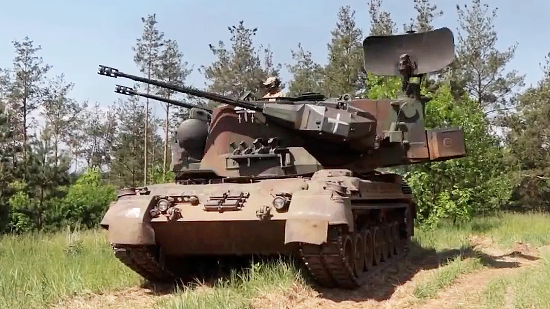 سامانه پدافند هوایی متحرک گپارد سامانه پدافند هوایی متحرک گپارد