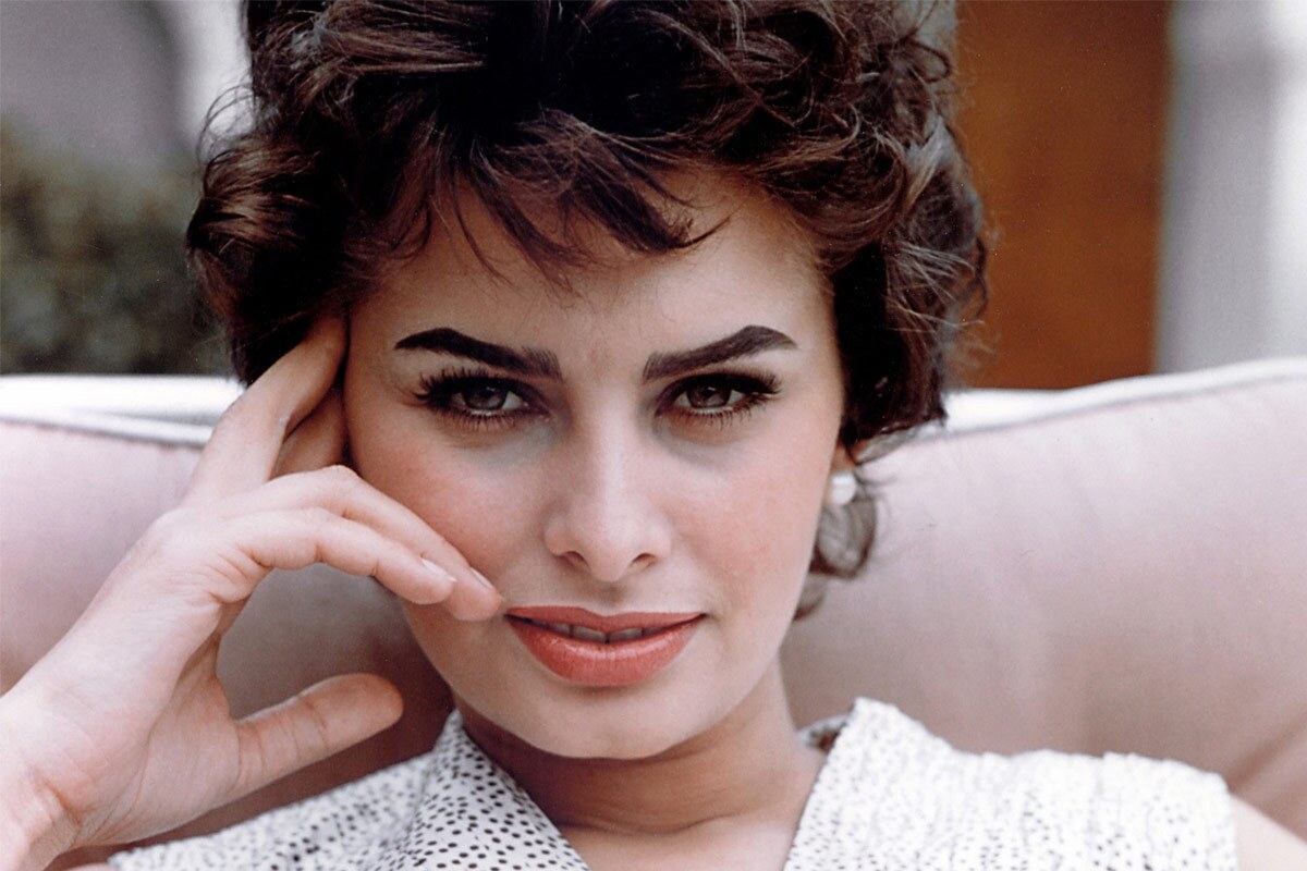 عکسی از سوفیا لورن در ۲۱ سالگی؛ سال ۱۳۳۴