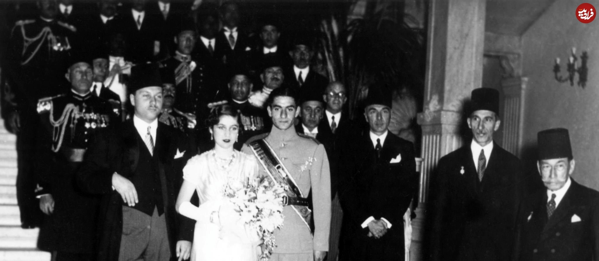 فوزیه و محمدرضا پهلوی در مراسم عروسی شان در قاهره؛ ۱۳۱۷ +عکس فوزیه و محمدرضا پهلوی در مراسم عروسی شان در قاهره؛ ۱۳۱۷ +عکس
