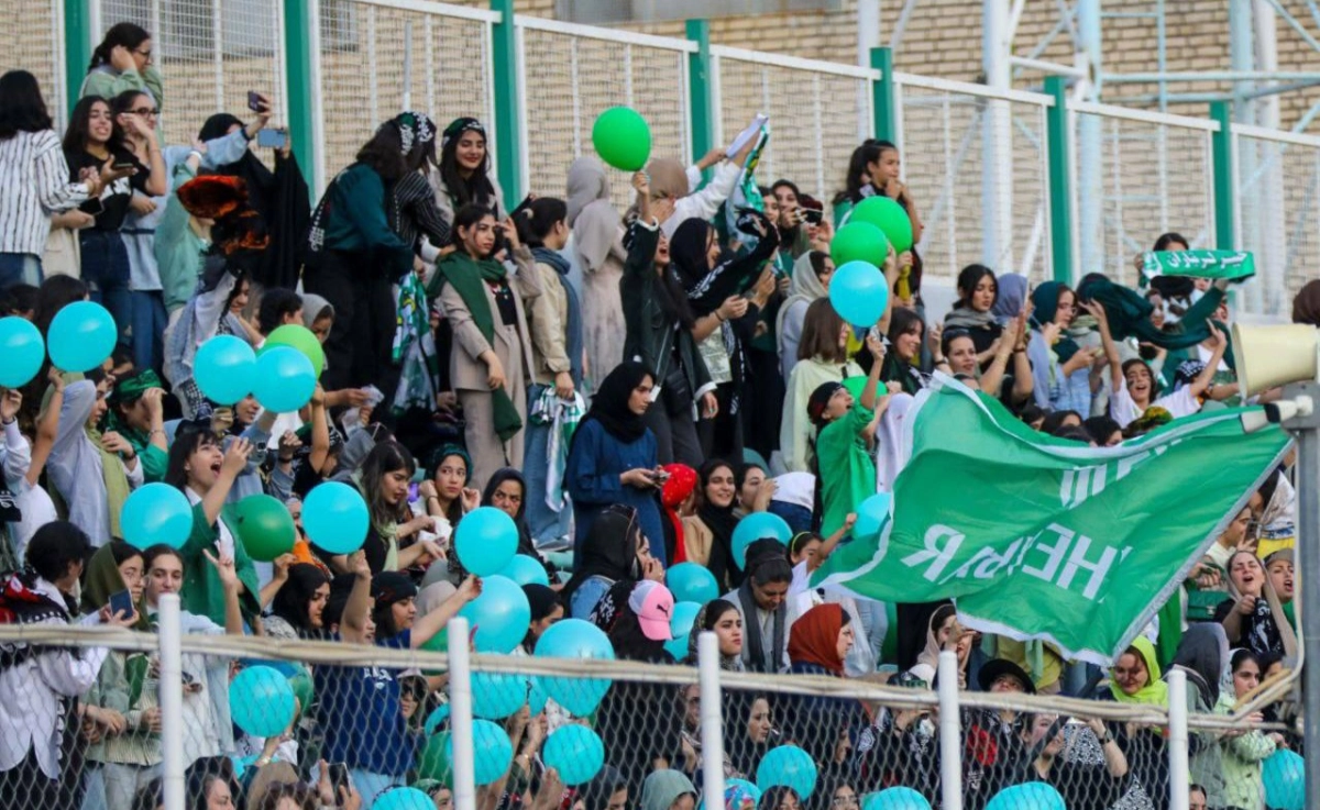 ببینید| جشن بازیکنان و هواداران خیبر پس از سوت داور