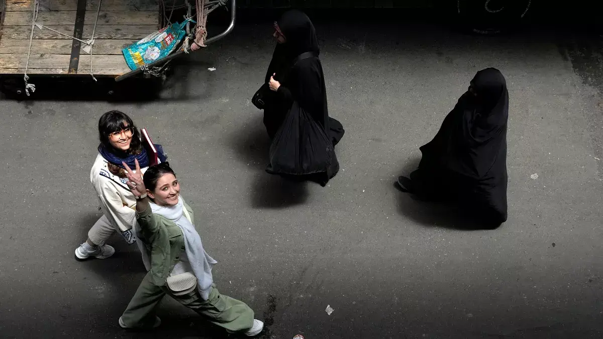 آقایان بعد از پیام پوتین خیالشان راحت شد و به حجاب زنان بند کردند