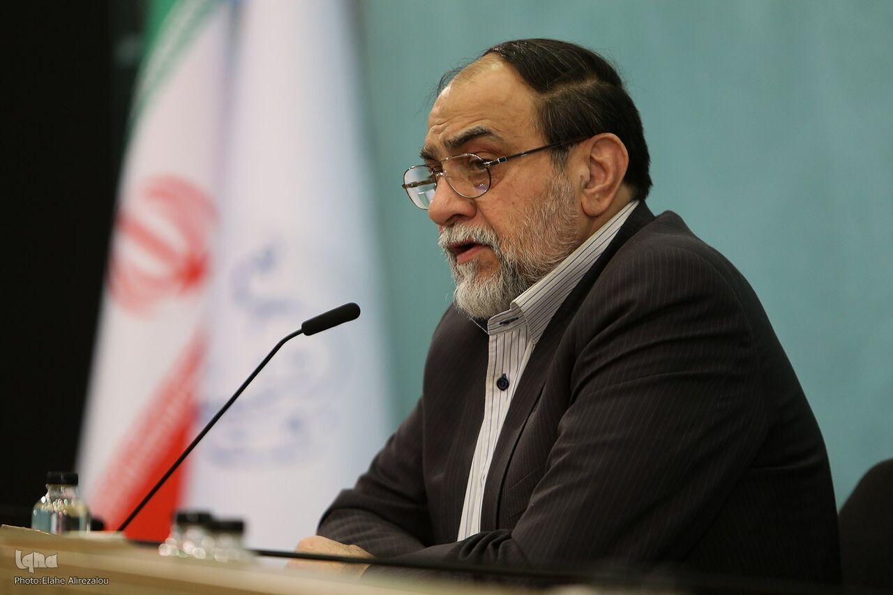 ببینید| رحیم پورازغدی: برای رضا پهلوی غصه میخورم که شاه نشد! ببینید| رحیم پورازغدی: برای رضا پهلوی غصه میخورم که شاه نشد!