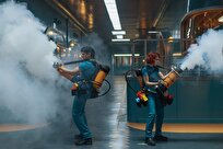 نقد و بررسی سریال پناهگاه میلیاردر‌ها | زندگی پولدار‌ها در دوران تهدید هسته‌ای