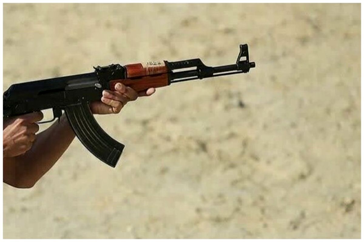 ببینید| سرقت مسلحانه با کلاشینکف در زاهدان در روز روشن