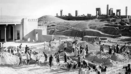 رازهای مهندسی و شکوه امپراتوری هخامنشی | چگونه تخت‌جمشید ۲۵۰۰ سال مقاومت کرد؟