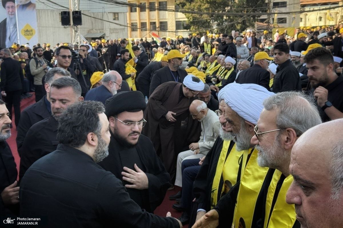 تصویری از دیدار علی لاریجانی با فرزند سید حسن نصرالله در بیروت