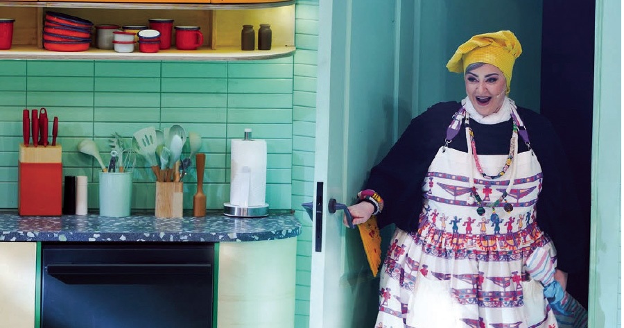 شوخیهای زنانه زیر تیغ اصولگرایان | چرا نعیمه نظامدوست هدف حمله قرار گرفت؟ نعیمه نظام دوست