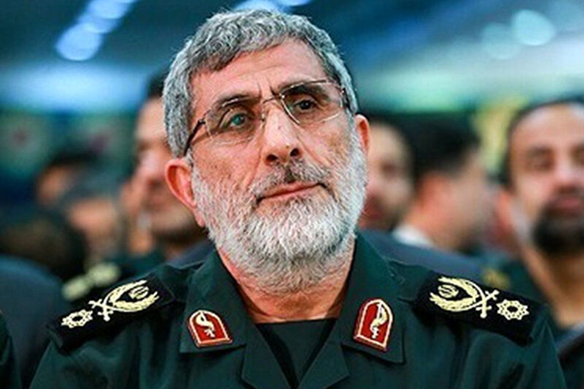 تصویری از حضور سردار قاآنی در مجلس ترحیم همسر آیت‌الله سیستانی