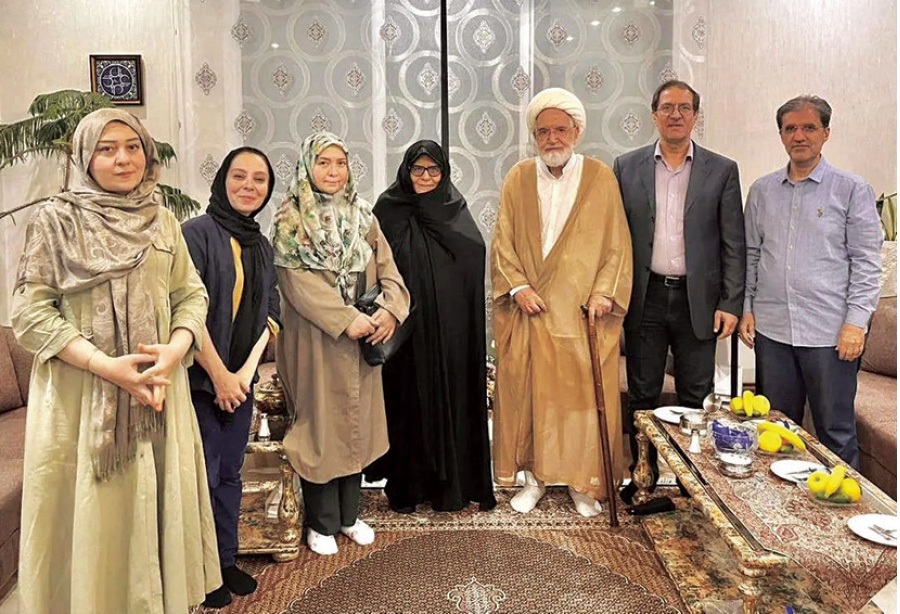 روزنامه نزدیک به قالیباف علیه کروبی: از حصر بیرون نیامده، ساختارشکنی نکنید کروبی