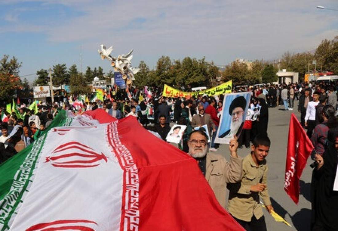 نمایش موشک و سانتریفیوژهای ایرانی در راهپیمایی ۱۳ آبان +عکس