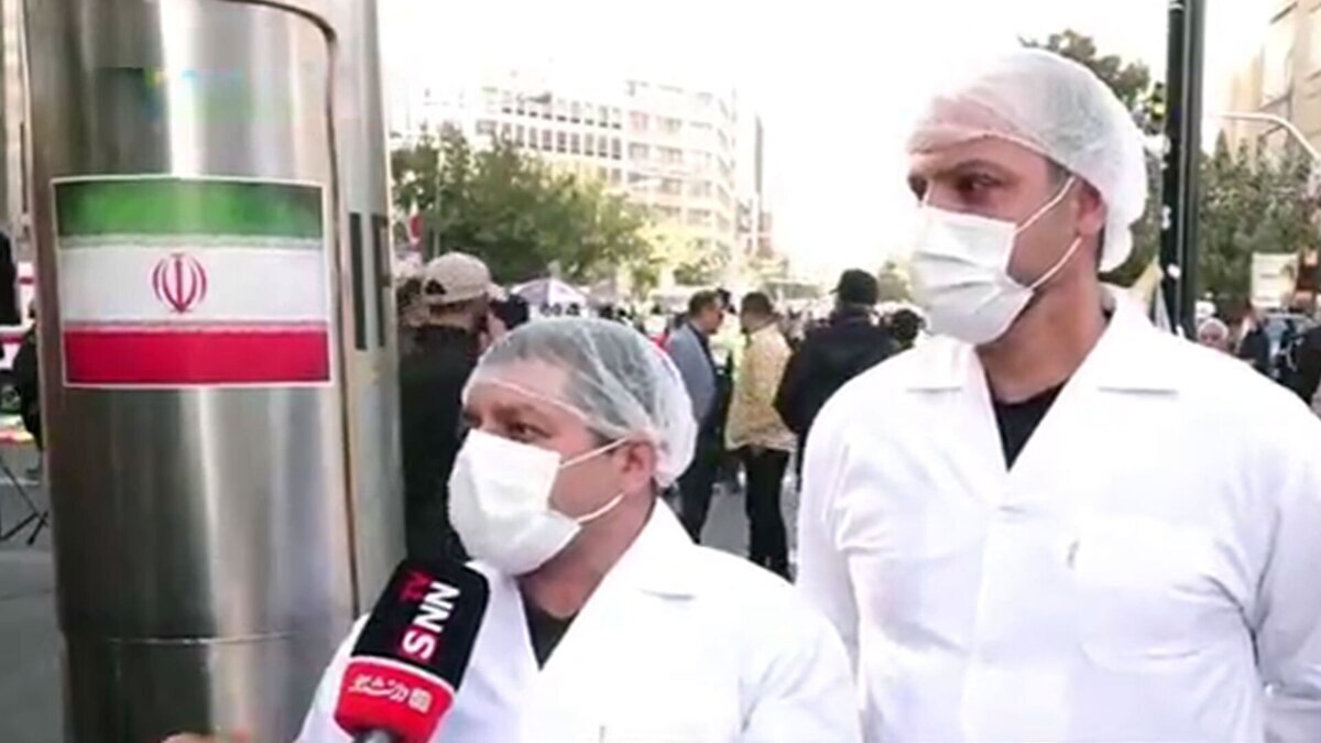 ویدئویی از حضور نمادین دانشمندان هسته‌ای در مراسم ۱۳ آبان