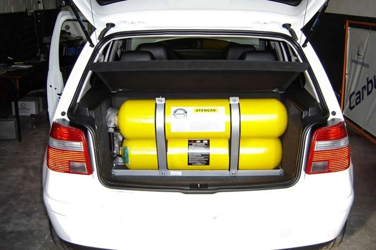 آغاز دوگانه سوزکردن خودرو‌های بنزینی مدل ۹۴ به بالا از فردا