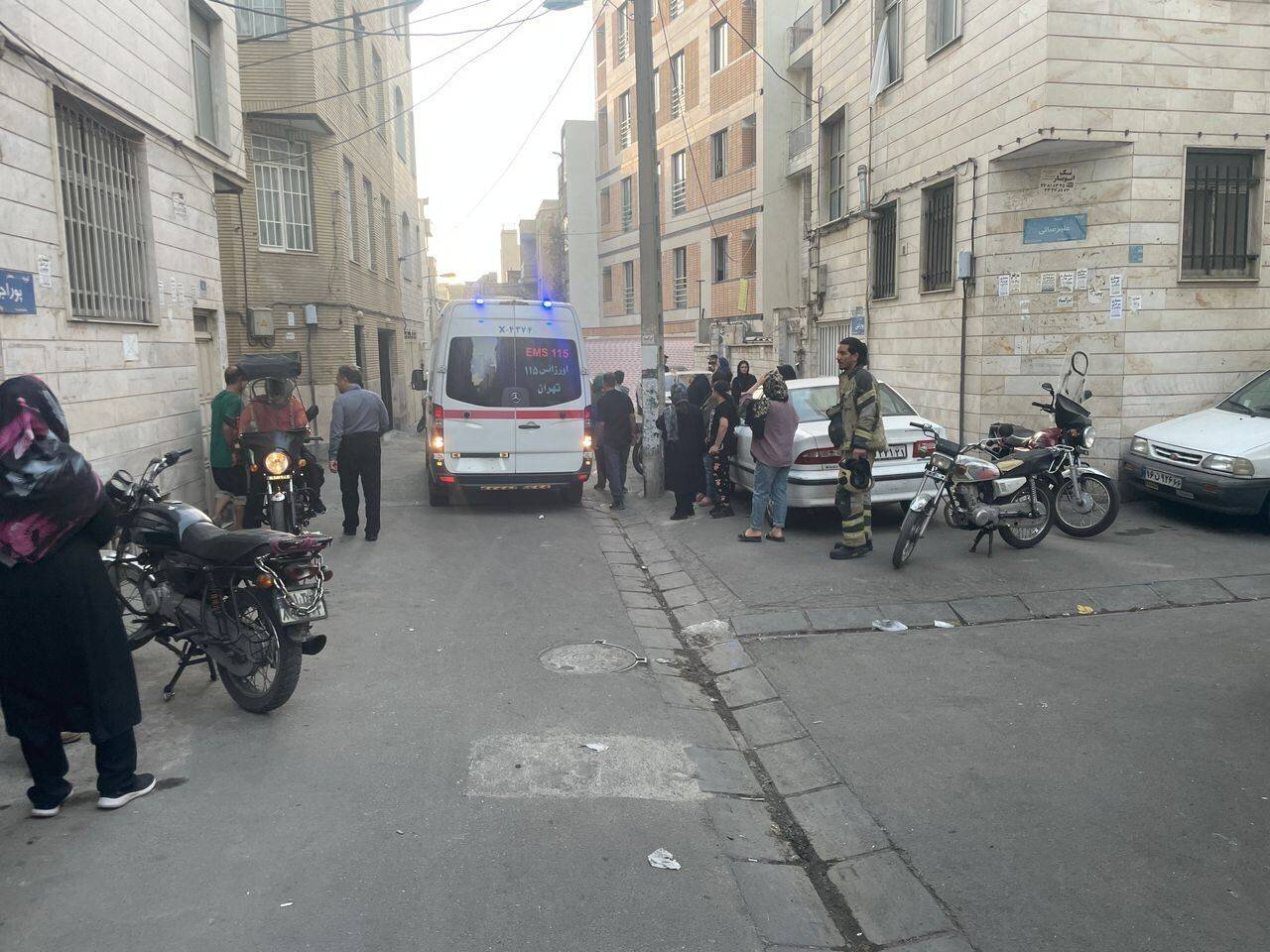 انفجار یک ساختمان ۴ طبقه در محله پیروزی تهران/ سه نفر مصدوم شدند