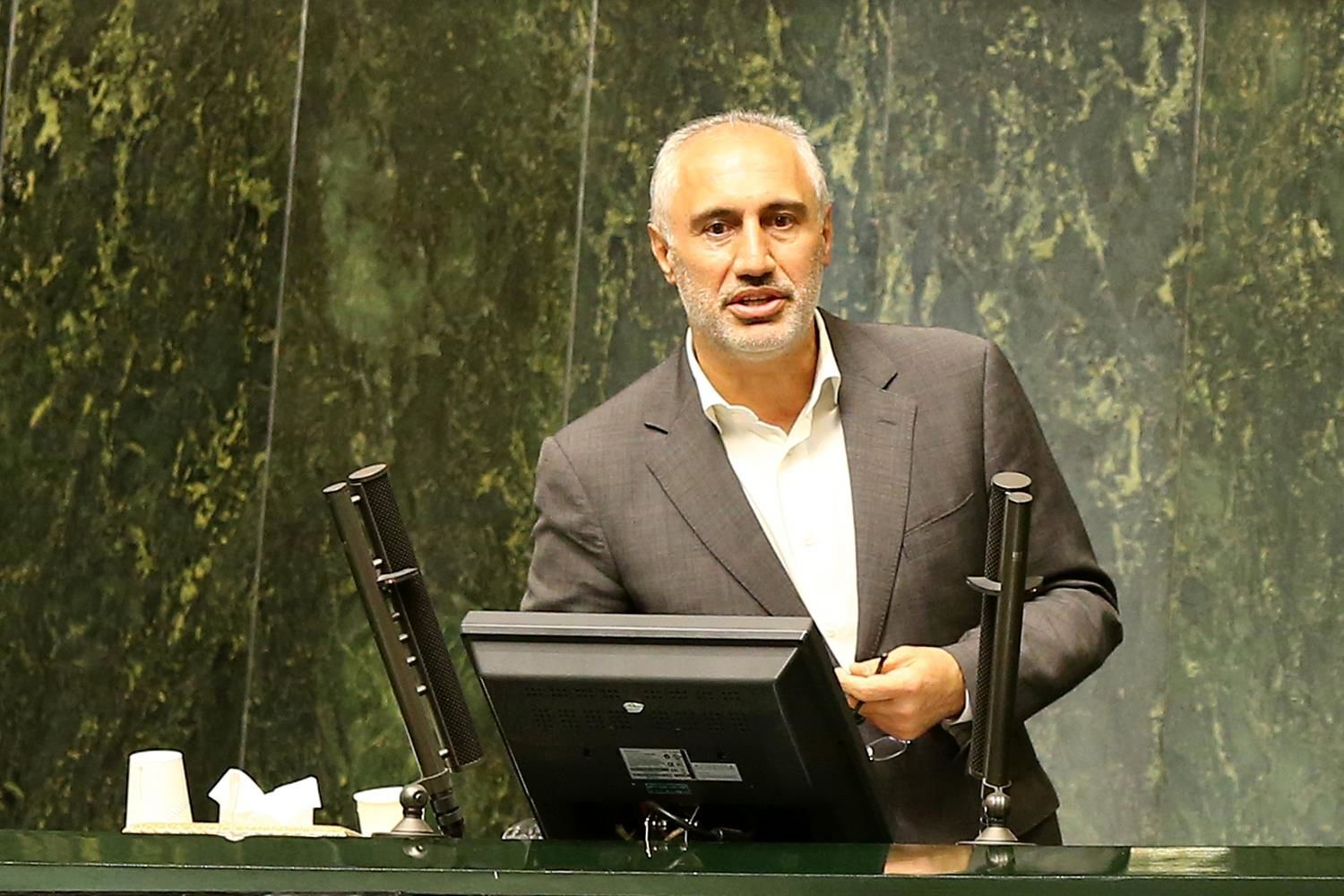 رئیس سازمان برنامه و بودجه: واردات ۶ میلیارد دلاری بنزین از نان و داروی مردم کم میکند رئیس سازمان برنامه و بودجه: واردات ۶ میلیارد دلاری بنزین از نان و داروی مردم کم میکند