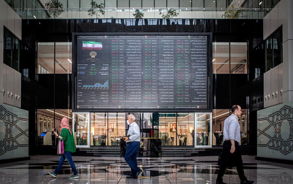 بورس تهران در افت و خیز؛ خروج پول حقیقی و بازگشت نسبی تقاضا