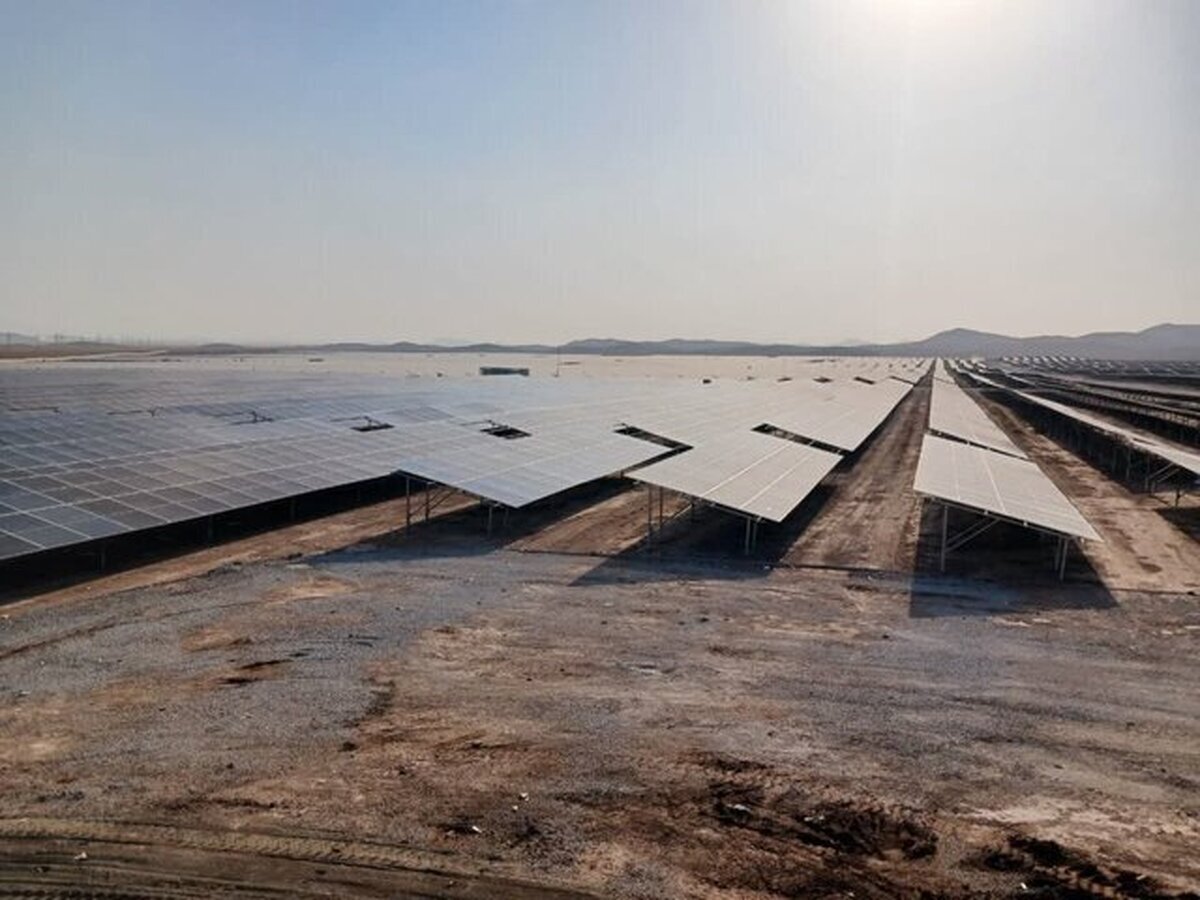 آمار بحث برانگیز پزشکیان درباره نیروگاه‌های برق خورشیدی | آیا مشکل برق در سال آینده حل می‌شود؟