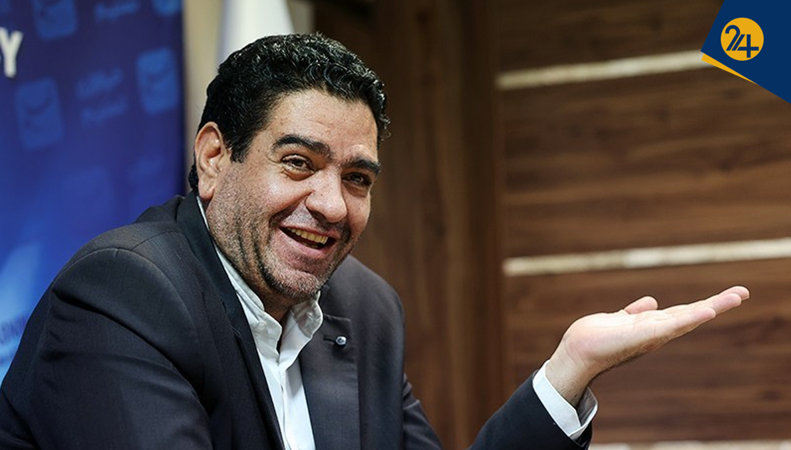 با هزار مکافات آب شرب را به روستا میبریم که باغچه آب بدهند | آب لولهکشی نبود، مردم با خرید آب بطری مصرف را مدیریت میکردند با هزار مکافات آب شرب را به روستا میبریم که باغچه آب بدهند | آب لولهکشی نبود، مردم با خرید آب بطری مصرف را مدیریت میکردند