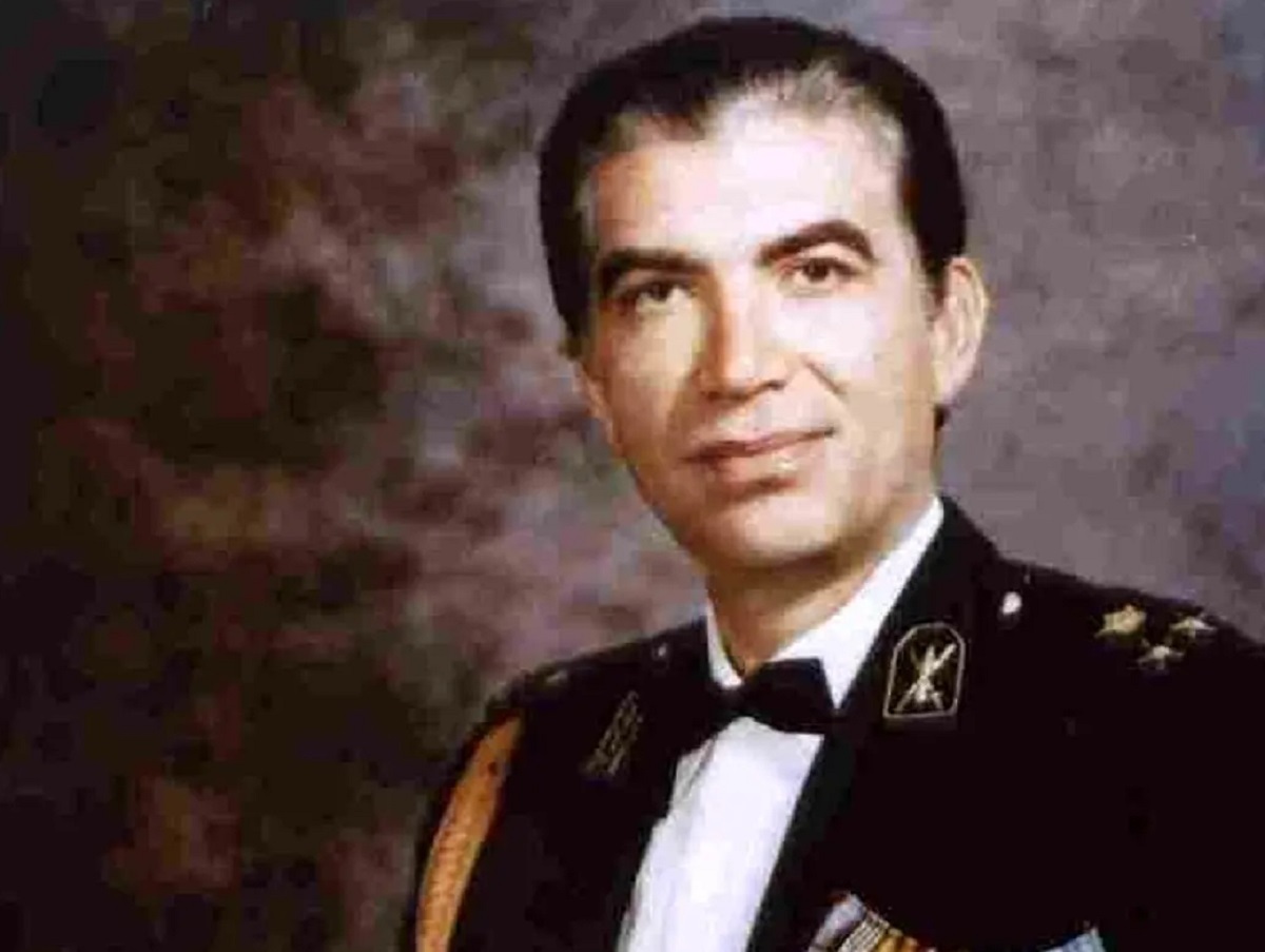 تصویر کمتر دیده‌شده از غلامرضا پهلوی با دوربین براون در دهه ۴۰