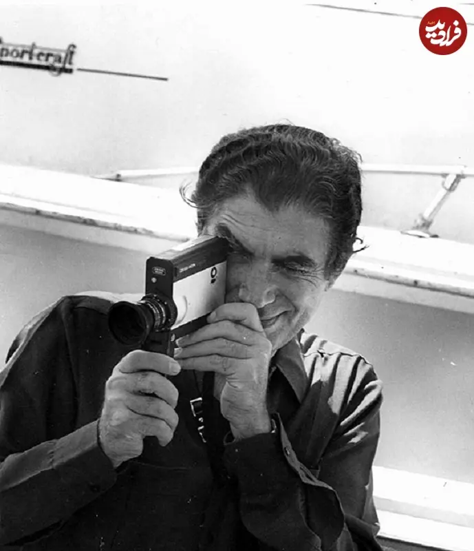 تصویر کمتر دیدهشده از غلامرضا پهلوی با دوربین براون در دهه ۴۰ غلامرضا پهلوی