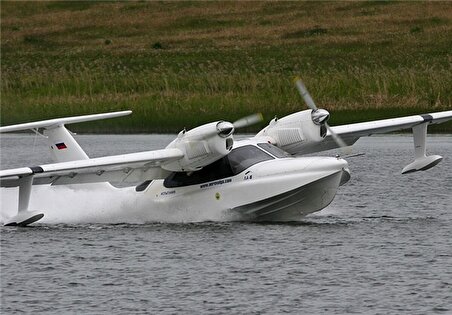 ببینید| تیک آف دیدنی هواپیمای دریایی از روی سطح آب