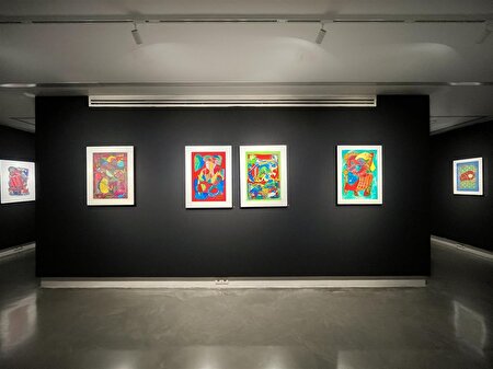 صف بازدیدکنندگان از نمایشگاه «اتاق رستم» گالری نشر ثالث +تصاویر گالری