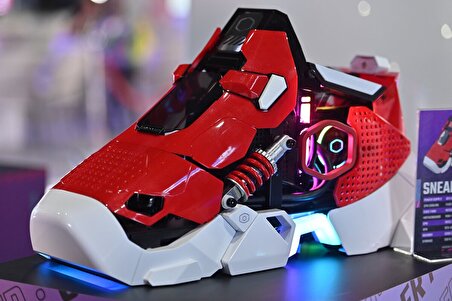 ببینید| رونمایی از کفش پرنده در نمایشگاه GITEX ۲۰۲۵