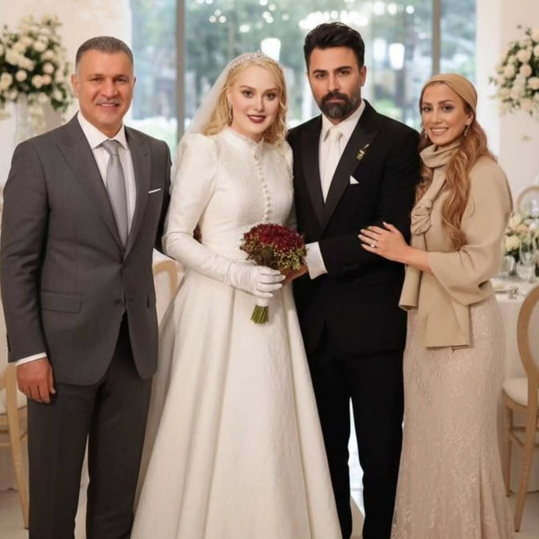 حضور علی دایی و همسرش در مراسم عروسی آرام جعفری و سیامک انصاری حضور علی دایی و همسرش در مراسم عروسی آرام جعفری و سیامک انصاری