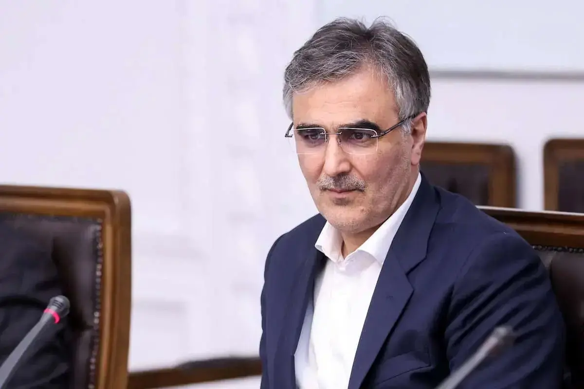 فرزین به کمیسیون اصل نود درباره انحلال بانک آینده گزارش داد