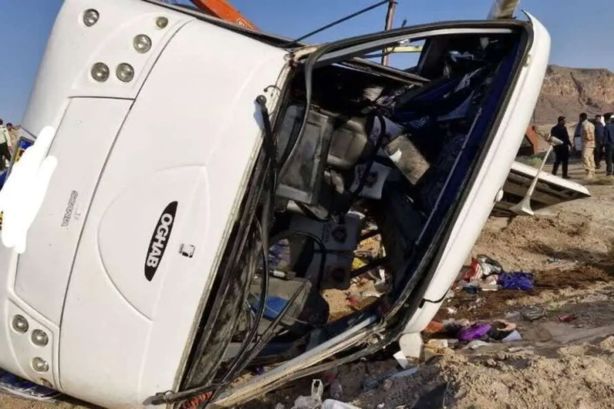 حادثه صبحگاهی در کرمانشاه؛ واژگونی مینیبوس ۱۴ مصدوم بر جای گذاشت! واژگونی اتوبوس
