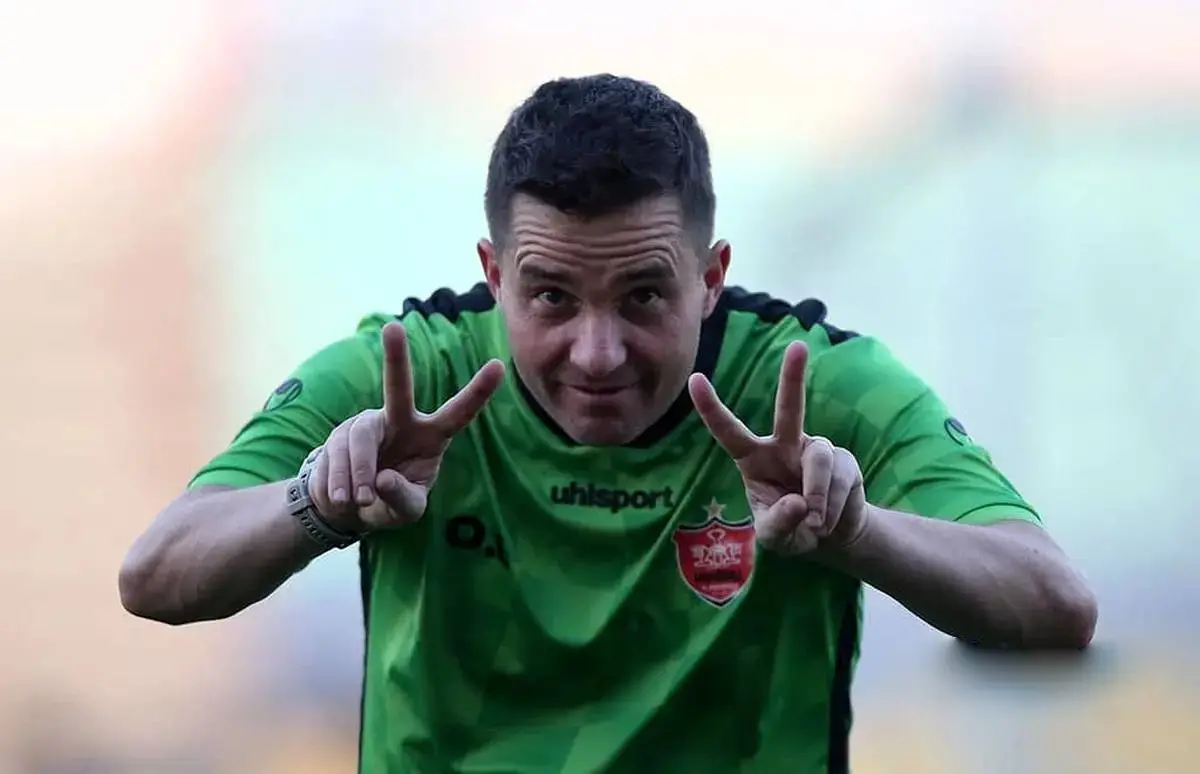 رونمایی خلاقانه پرسپولیس از سرمربی جدید با پوستر جدول روزنامه +عکس