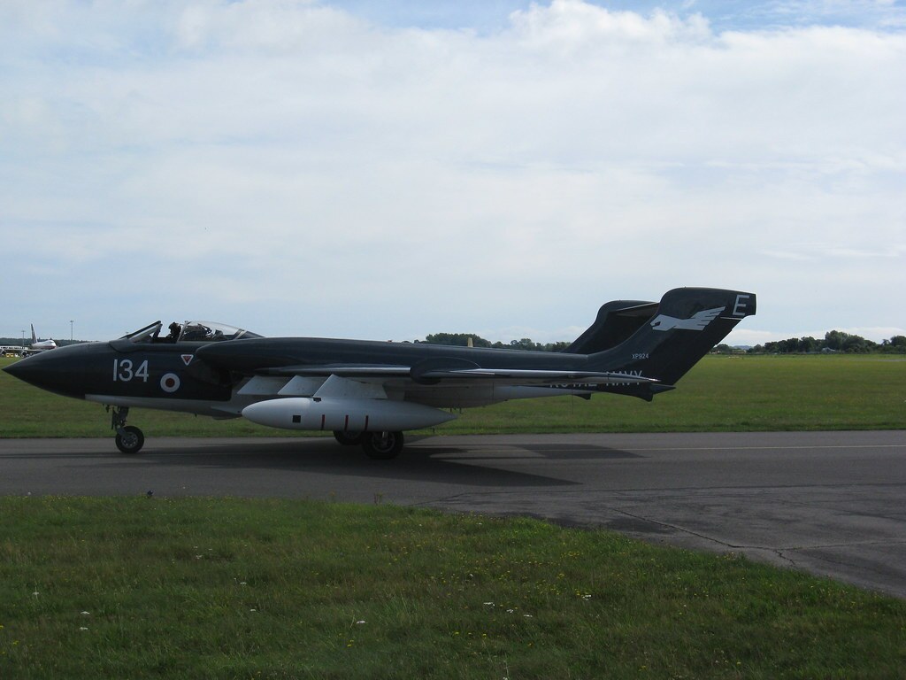 مشخصات هواپیماها