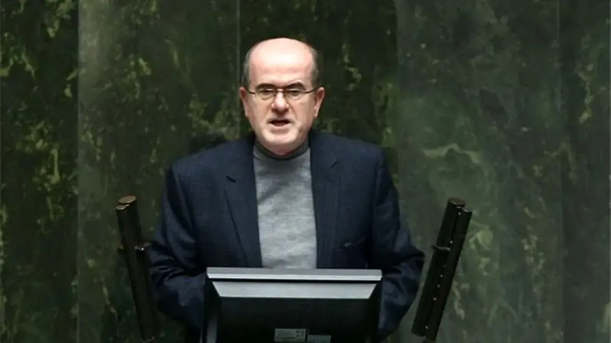 خشم نماینده مجلس از میدری: حرف‌های وزیر رفاه دیکتاتوری است!