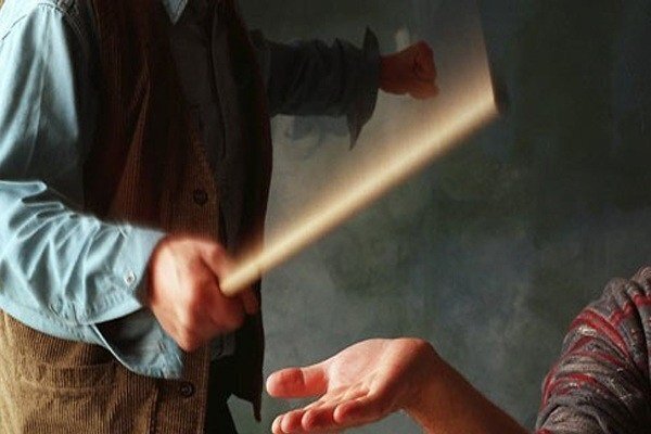 تنبیه یک دانش‌آموز باعث اخراج معاون مدرسه شد