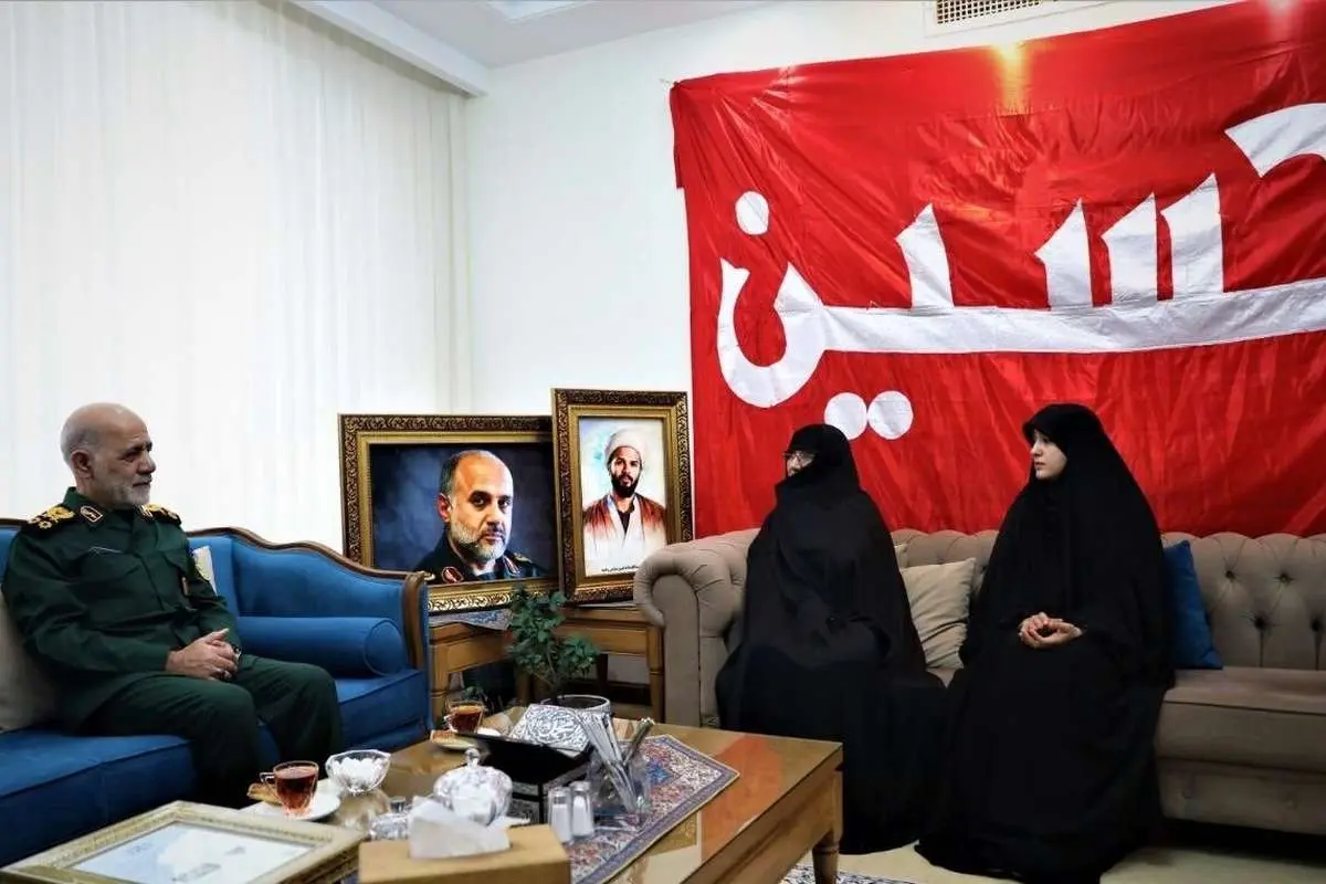 اعطای درجه سپهبدی به شهیدان رشید و شادمانی رشید و شادمانی