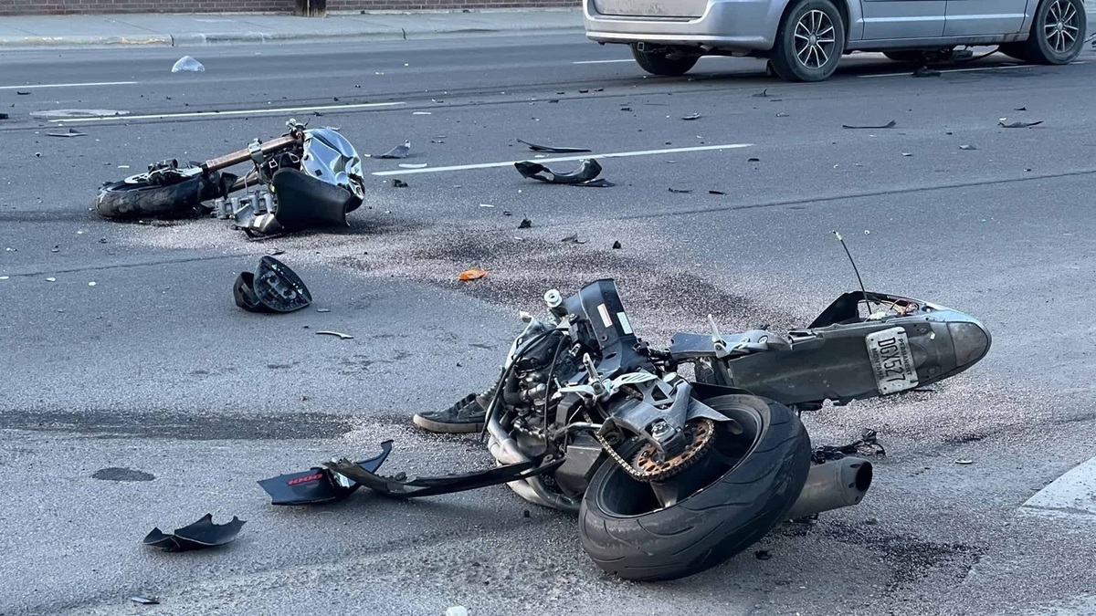 ببینید| پایان تلخ برای راکب جوان بر اثر برخورد با تیر برق