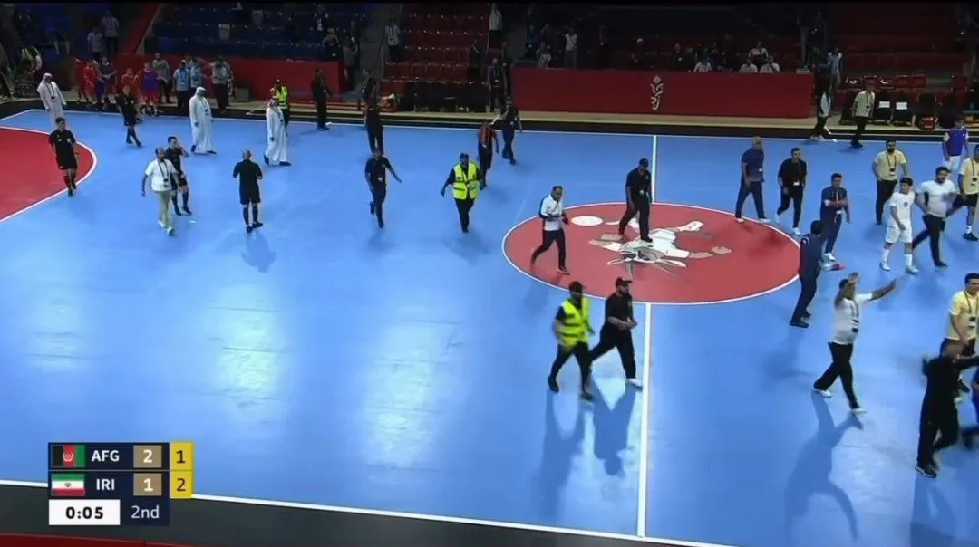 ببینید| اظهارات جنجالی و تهدید تیم ملی فوتسال ایران توسط گزارشگر افغان ببینید| اظهارات جنجالی و تهدید تیم ملی فوتسال ایران توسط گزارشگر افغان