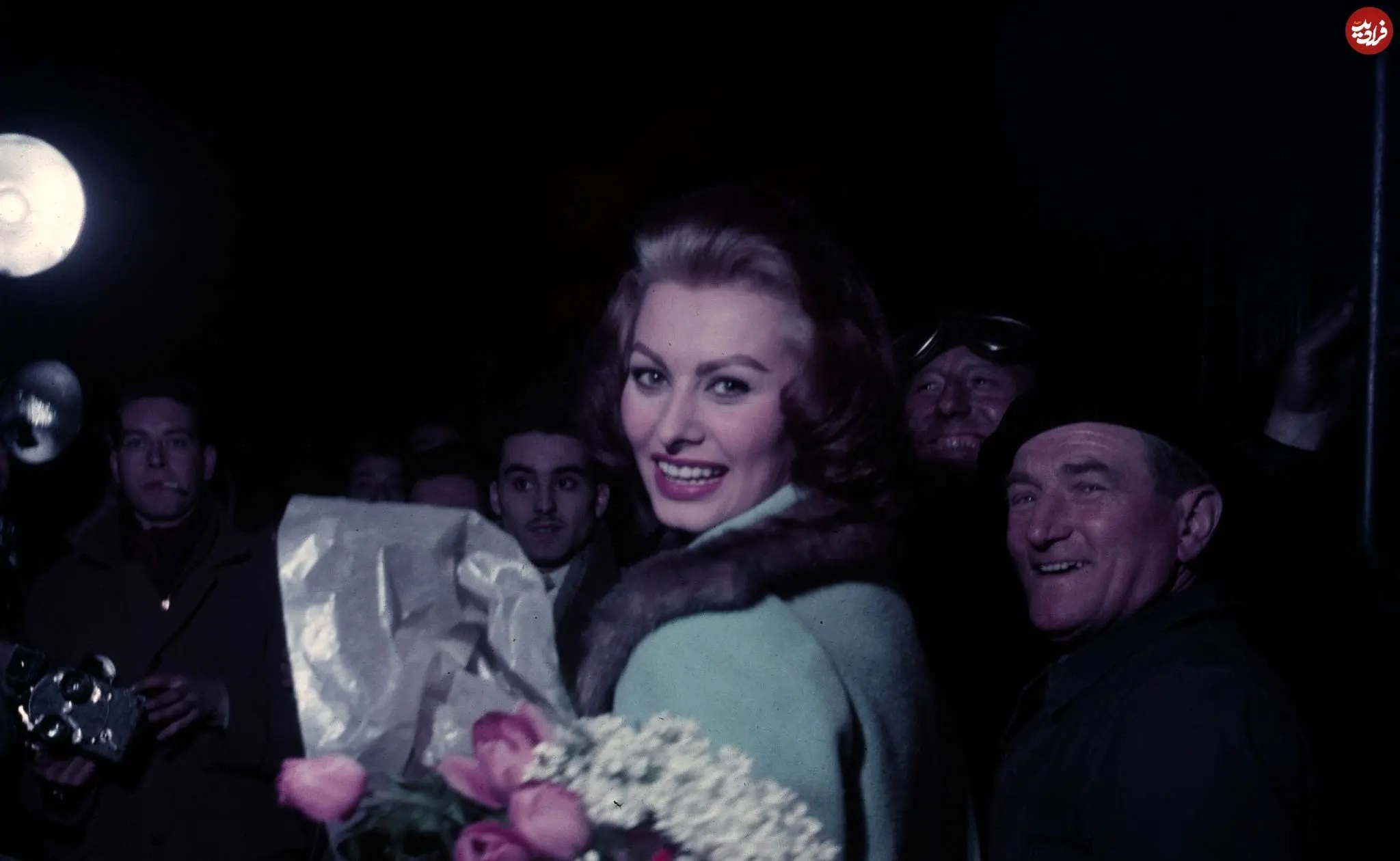 عکسی از سوفیا لورن در پاریس؛ سال ۱۳۳۵ عکسی از سوفیا لورن در پاریس؛ سال ۱۳۳۵