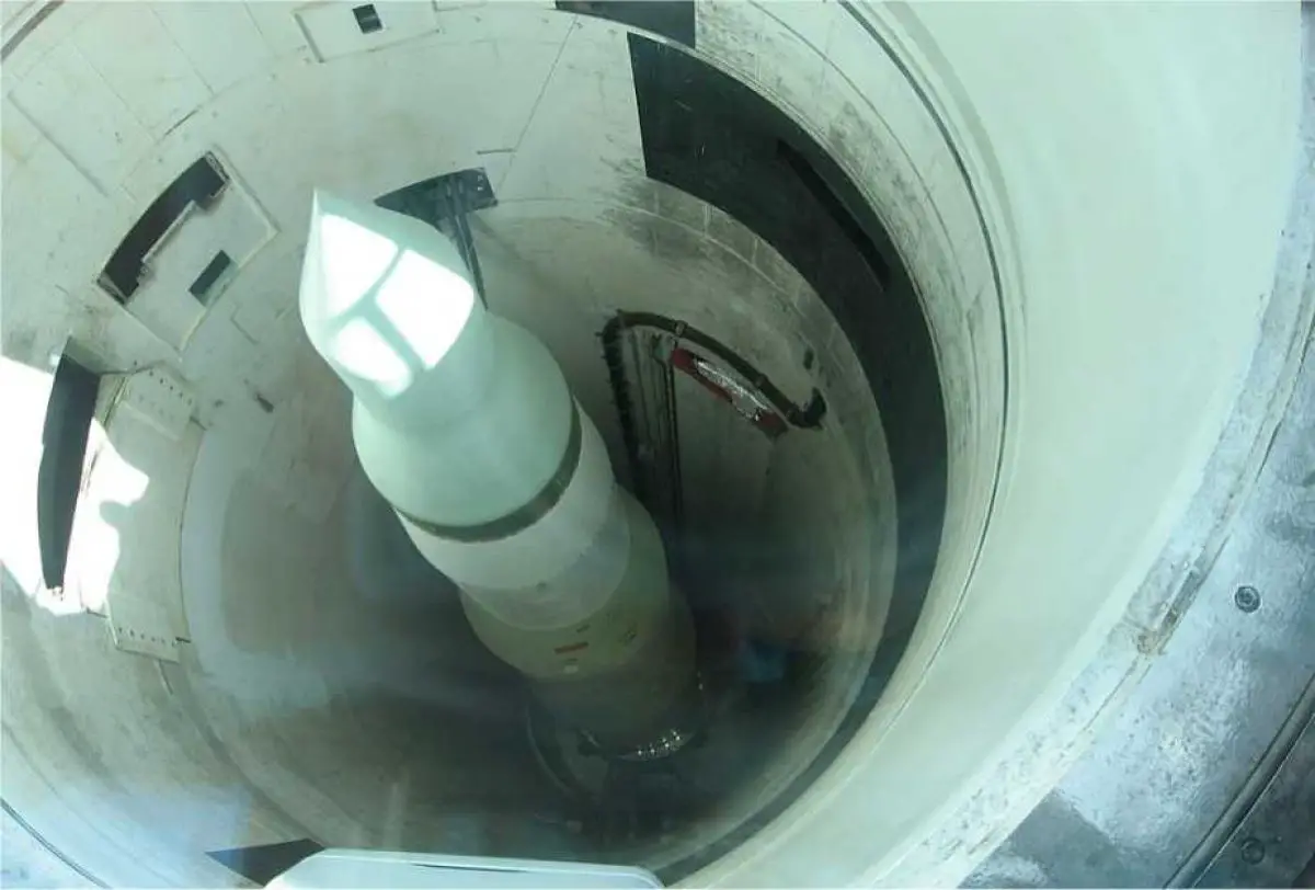 سیستم پرتاب موشک ال‌جی‌ام-۳۰ مینتمن