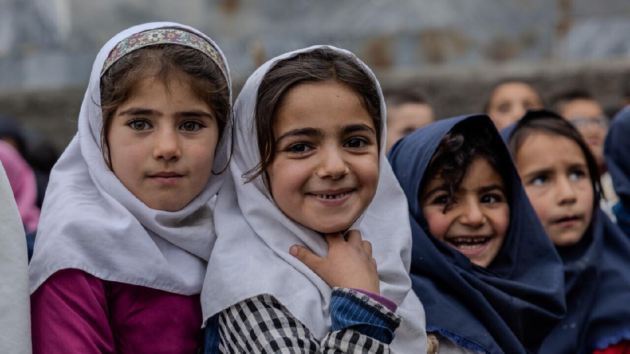 کودکان افغانستانی پشت در‌های بسته مدارس؛ وقتی حق درس خواندن با تبعیض روبه‌رو می‌شود