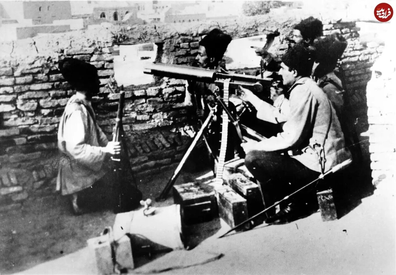 عکس| حضور رضاخان پشت تیربار در کرمانشاه در سال ۱۲۹۱