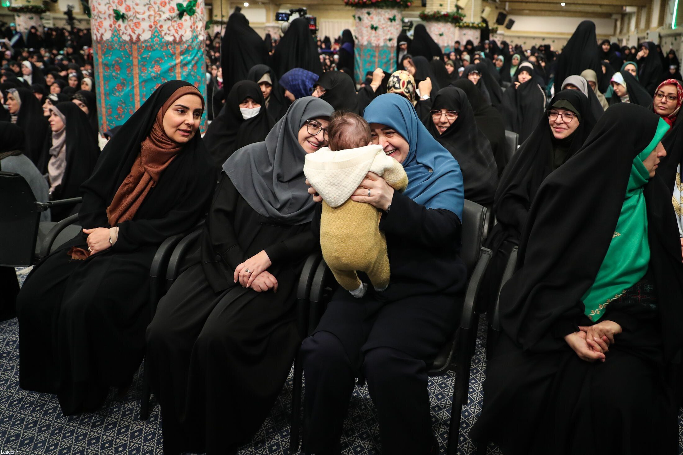 سخنگوی دولت در دیدار رهبر انقلاب با  هزاران نفر از زنان و دختران