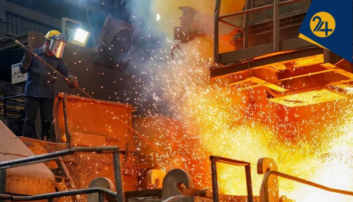 اعتراض صنفی کارگران و پاسخ غیرقانونی مدیران | عضو هیات مدیره کانون عالی شورا‌های اسلامی کار: تعلیق کارگران غیرقانونی است و کارفرما باید خسارت بدهد