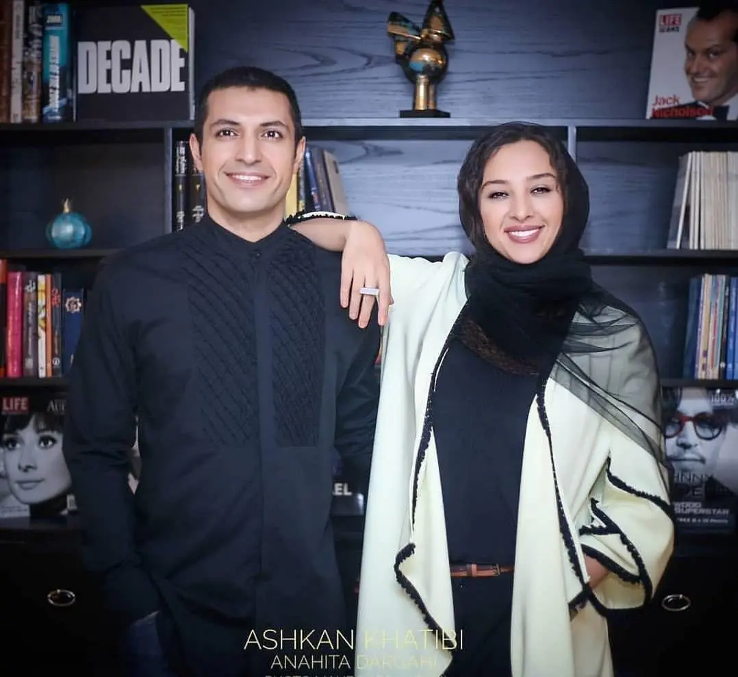 آناهیتا درگاهی کیست؟| نسبتش با دنیس اکرت بازیکن آلمانی که به تیم ملی دعوت شده آناهیتا درگاهی در کنار همسرش اشکان خطیبی