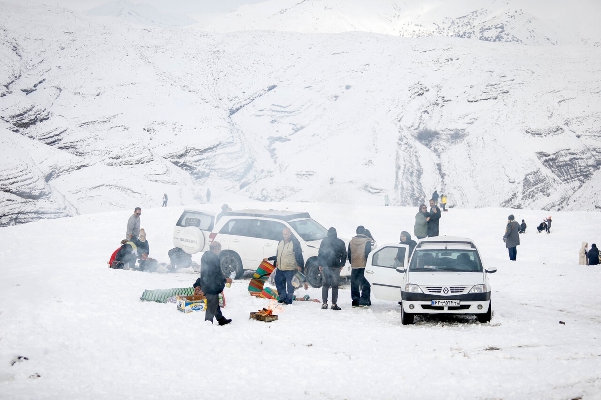 ببینید| نخستین برف پاییزی در چالوس؛ ارتفاعات سفیدپوش شدند